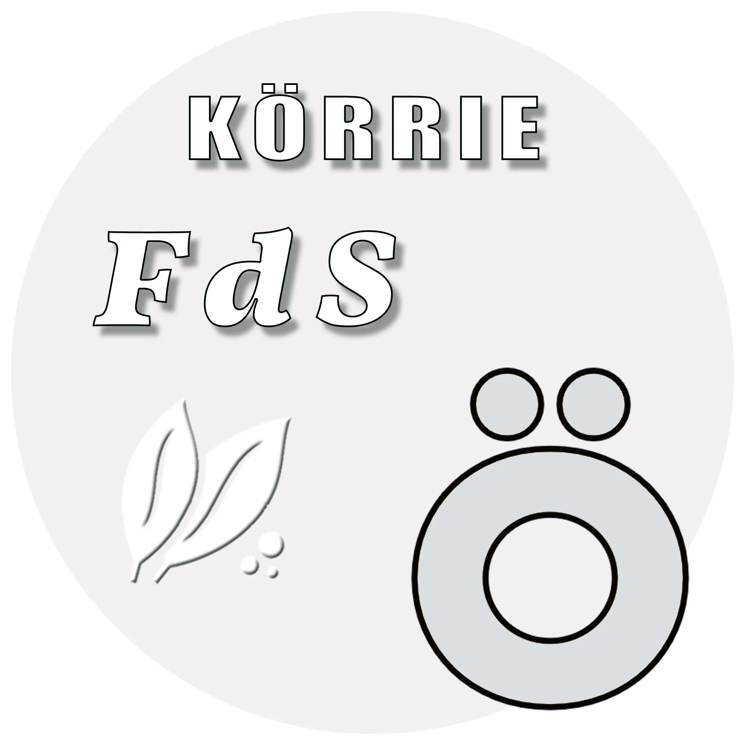 Produkt-Button für Fleur de Sel (Pyramidensalz) / FdS: Ein weißgrauer, runder Button mit weißem Text "KÖRRIE FdS", stilisierten Blättern und einem prominenten "Ö"-Symbol (das "Ö" aus dem Logo von "Körrie - die ehrlichen Gewürzmischungen"), symbolisierend 