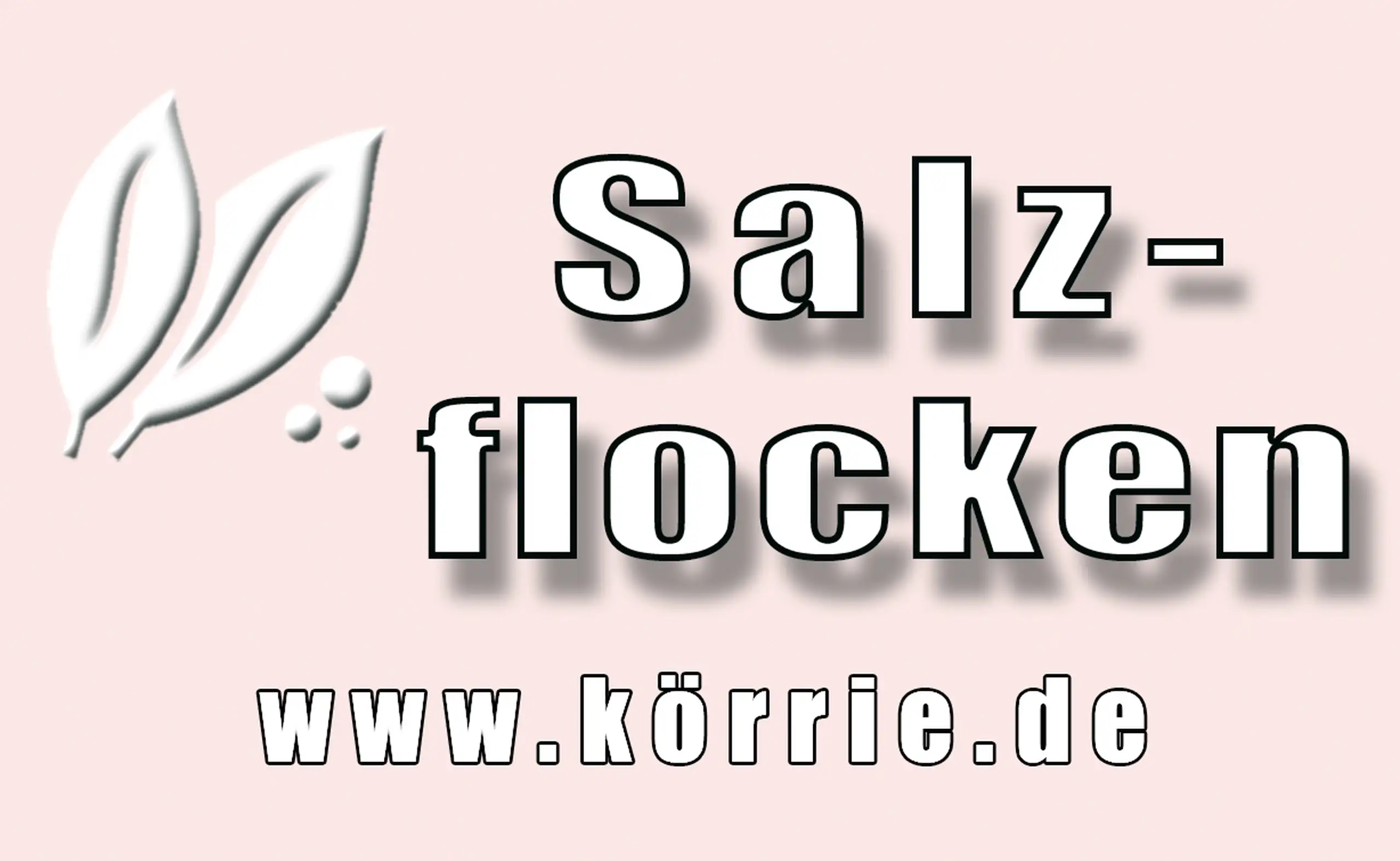 Vorlagegrafik des Etiketts für Salzflocken, rosa: Eine rosafarbene Vorlagegrafik als Ansicht des Etiketts, mit weißem Blatt-Logo, dem prominenten Produktnamen "Salzflocken" in fetter Typografie und der Website www.körrie.de, die den Markenclaim für ehrlic